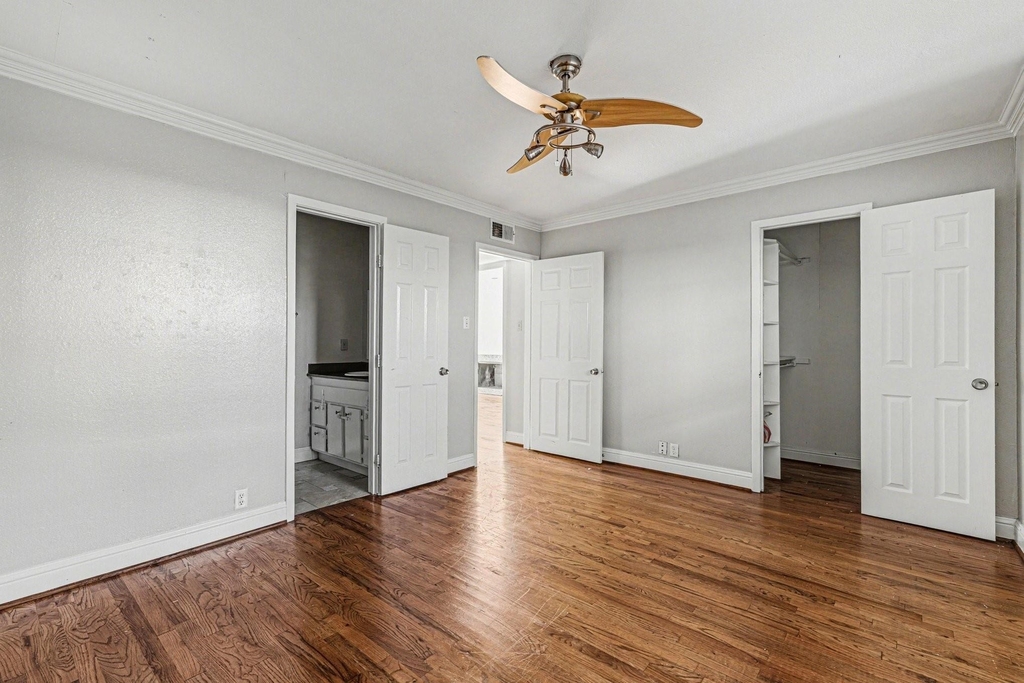 5222 Fleetwood Oaks Avenue - Photo 9
