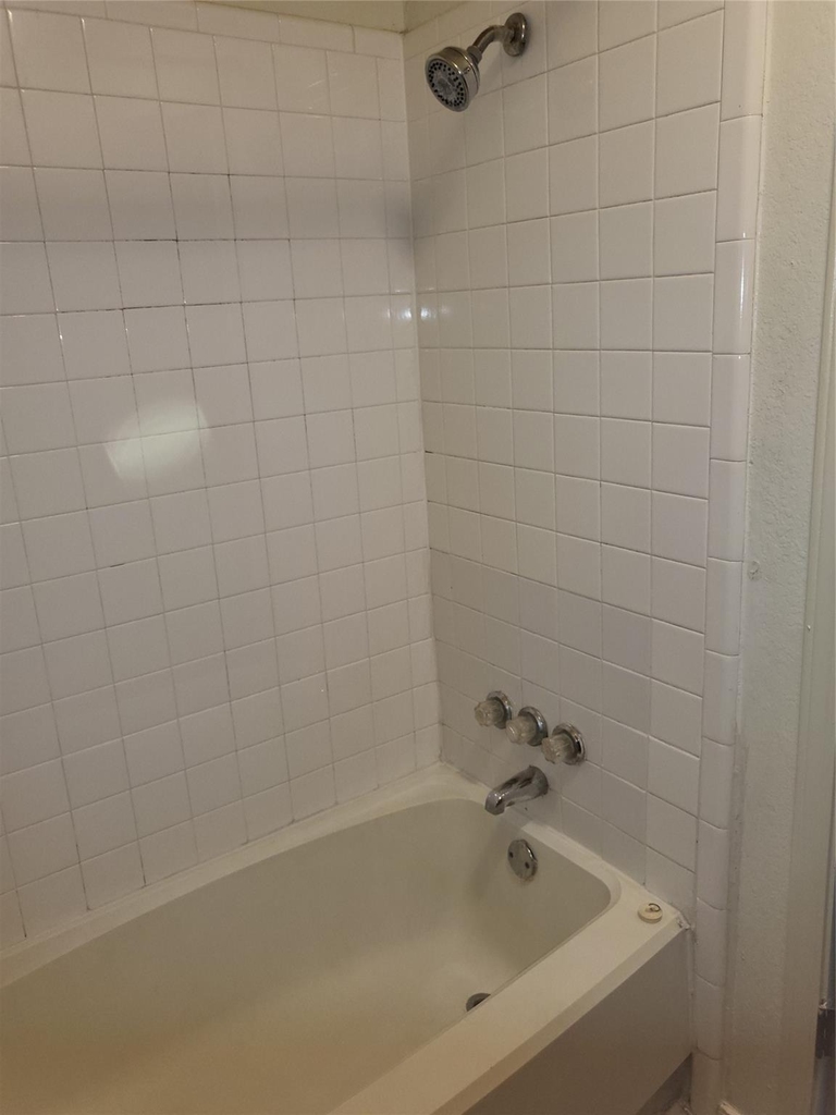 2732 Parkchester Drive - Photo 10