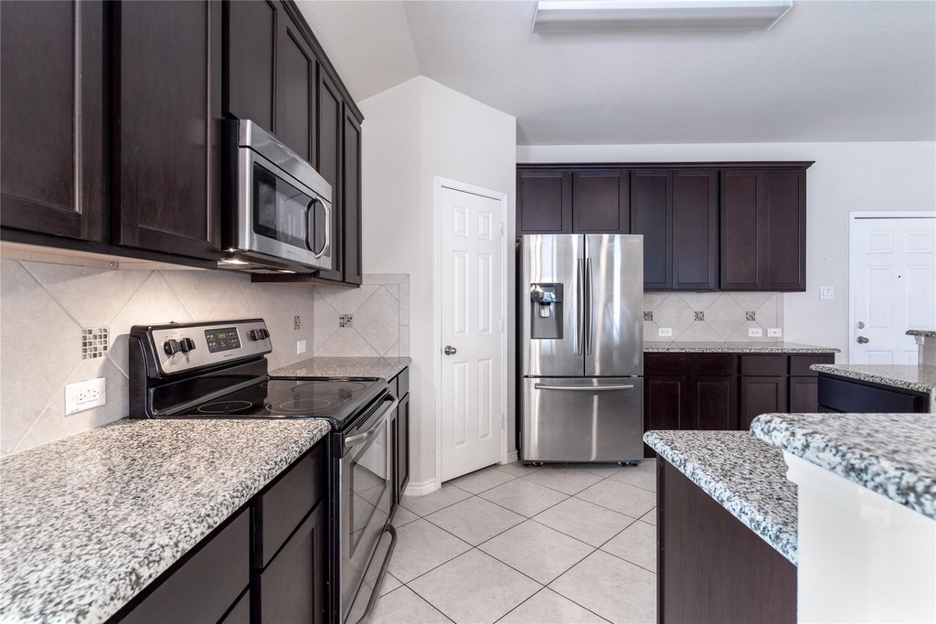 1404 Villa Paloma Boulevard - Photo 8