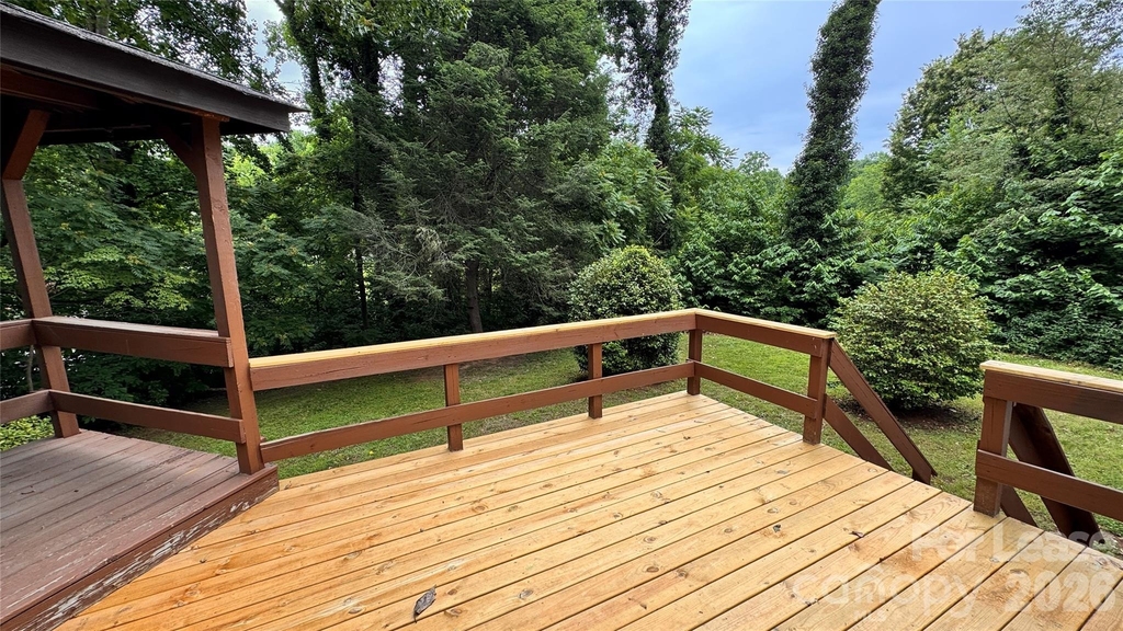 690 Brookdale Drive - Photo 8