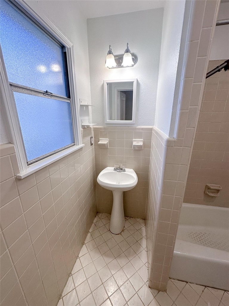 6454 Camp Bowie Boulevard - Photo 16