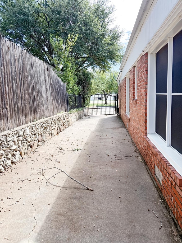 6454 Camp Bowie Boulevard - Photo 4