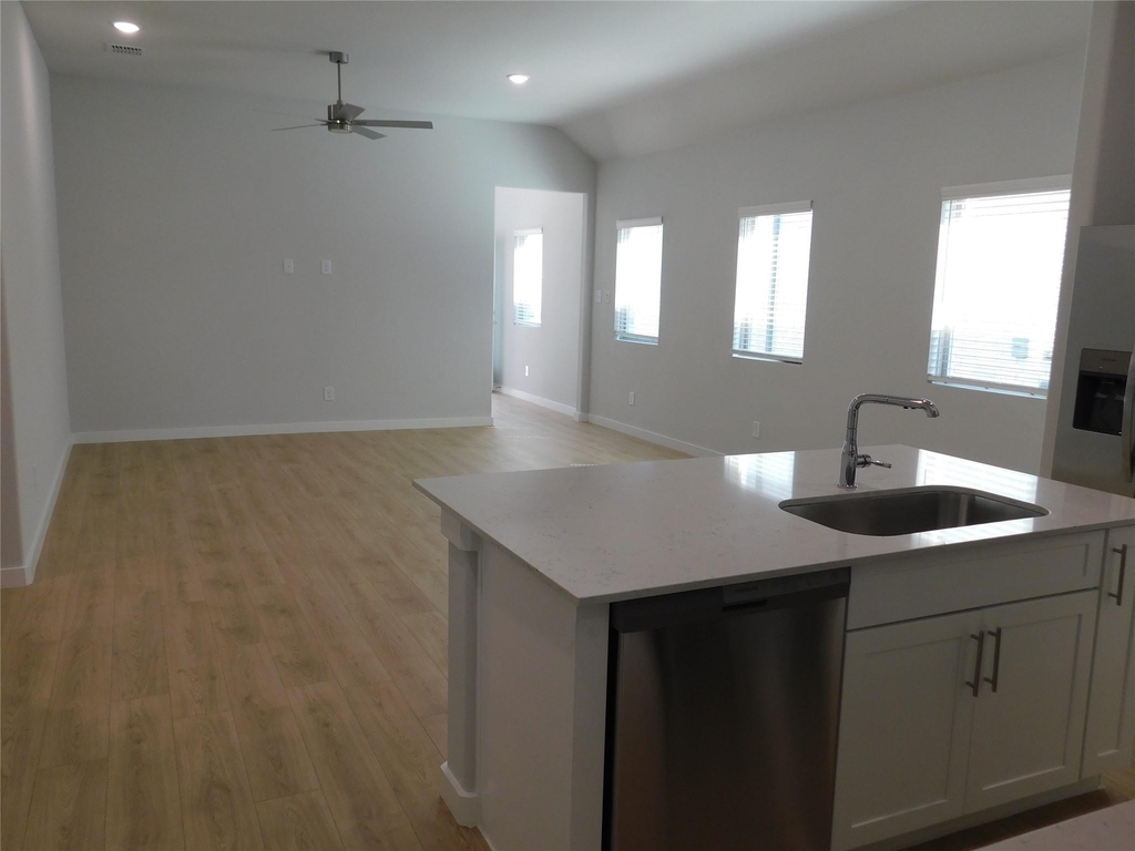 2702 Baynes Place - Photo 11