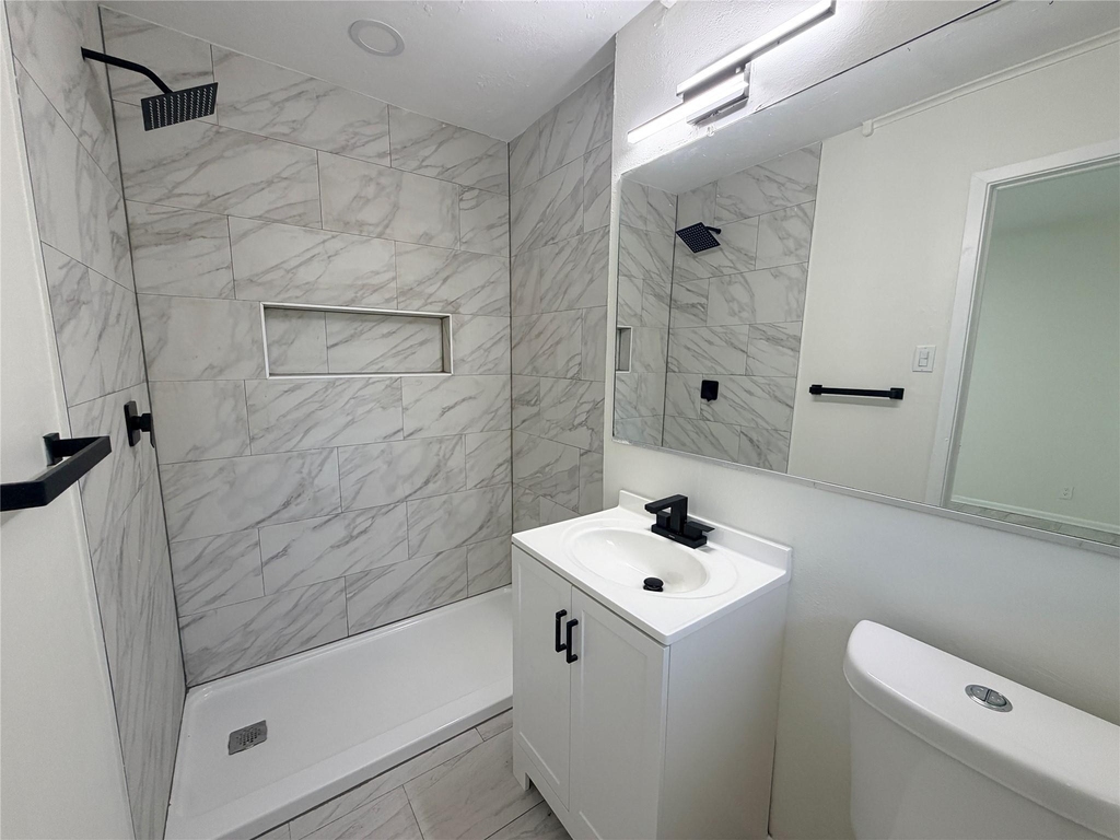 2119 Greenway Street - Photo 13