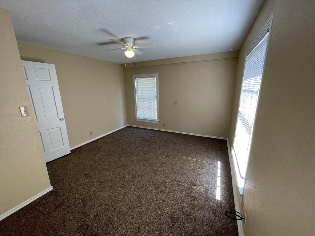 1033 N Lockhart Street - Photo 8