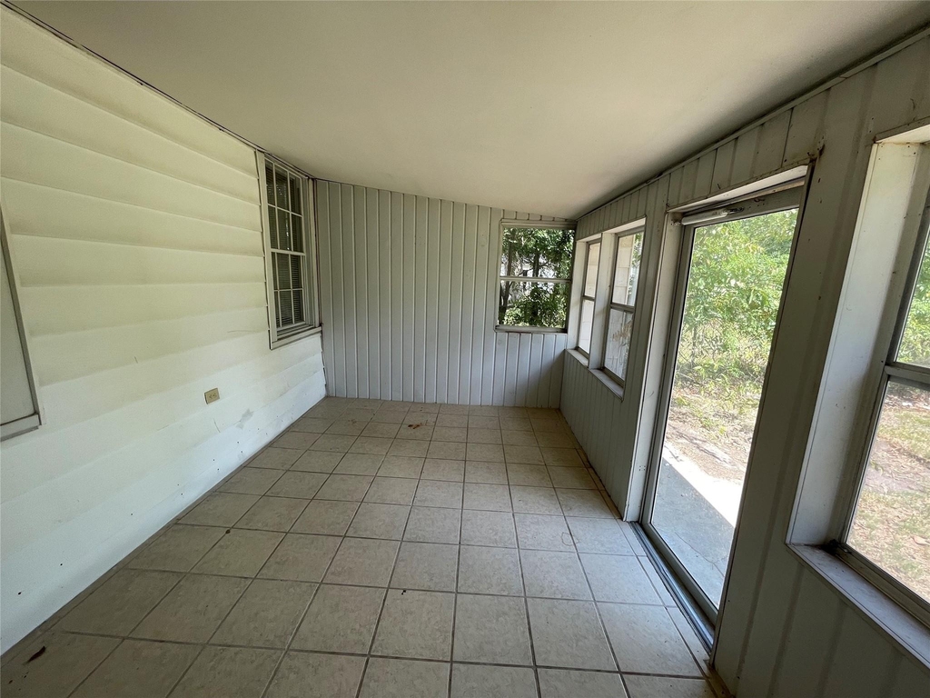 1033 N Lockhart Street - Photo 14
