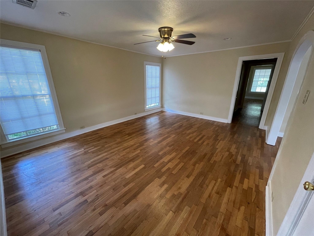 1033 N Lockhart Street - Photo 1