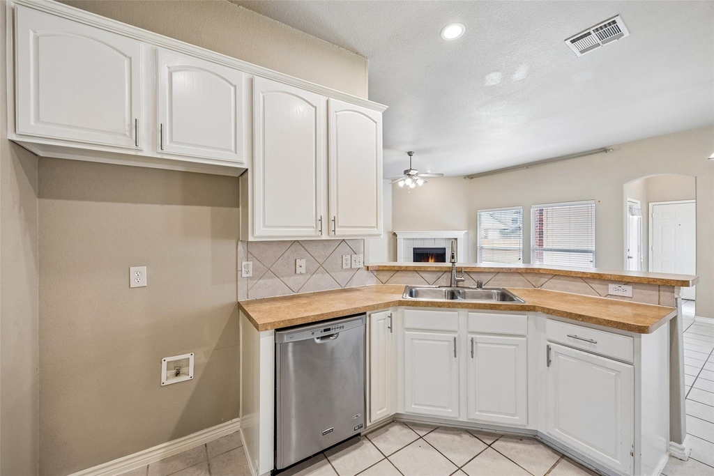 1612 Balboa Lane - Photo 4