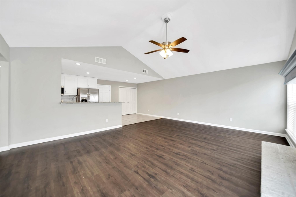 2212 Sheraton Drive - Photo 10