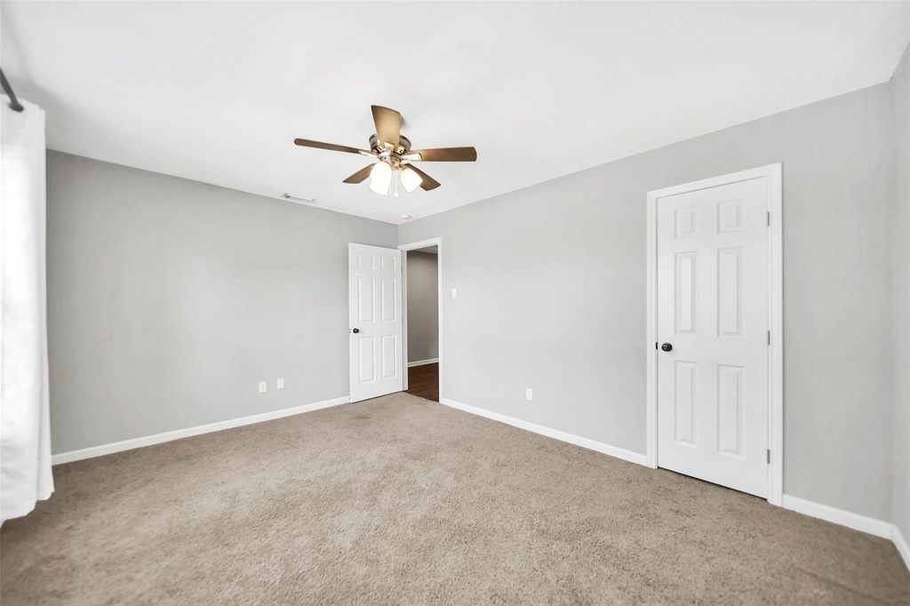 2212 Sheraton Drive - Photo 14