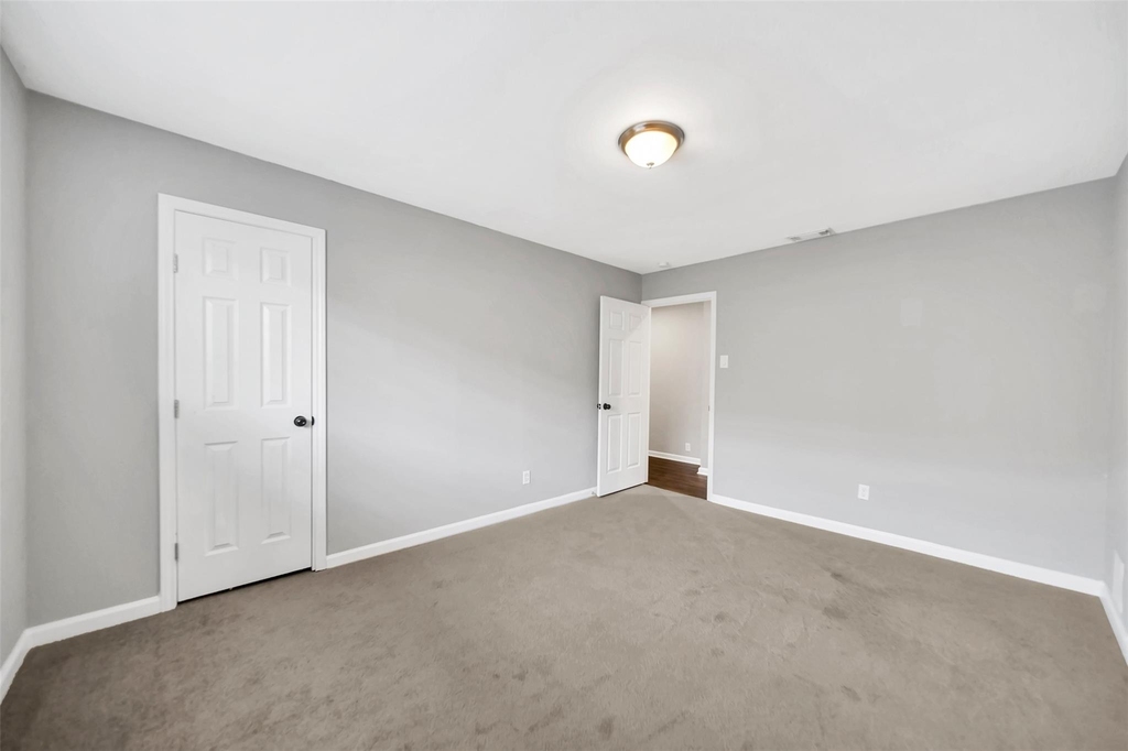 2212 Sheraton Drive - Photo 17