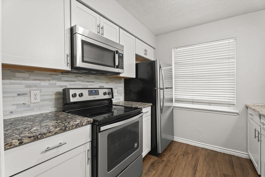 429 Johnson Street - Photo 1