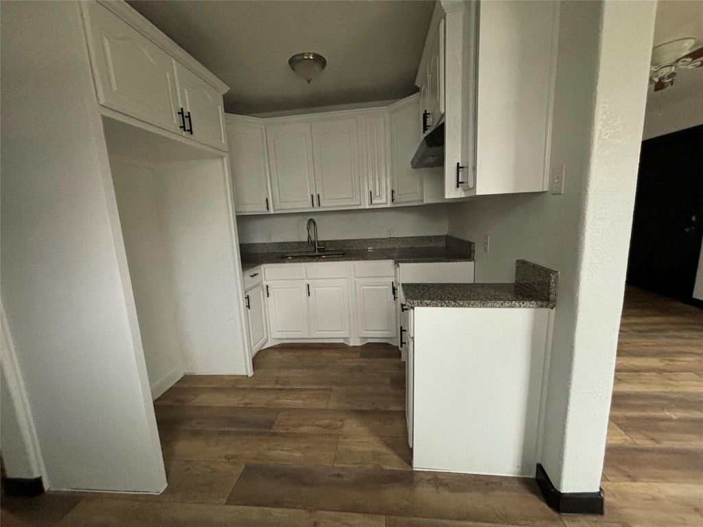 401 E Freeman Street - Photo 7
