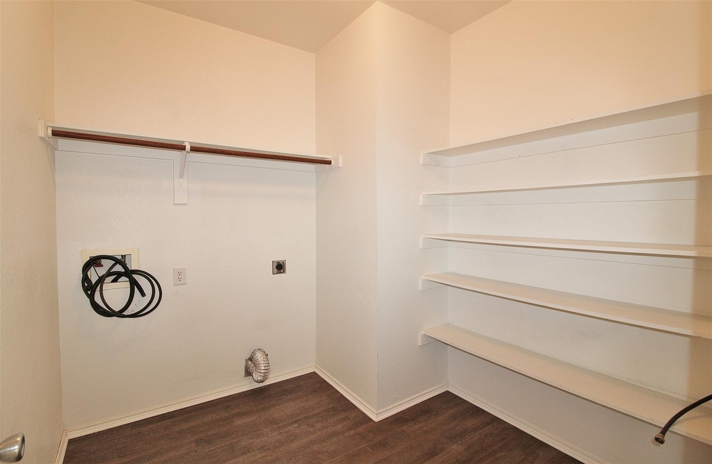 9841 Willowick Avenue - Photo 14