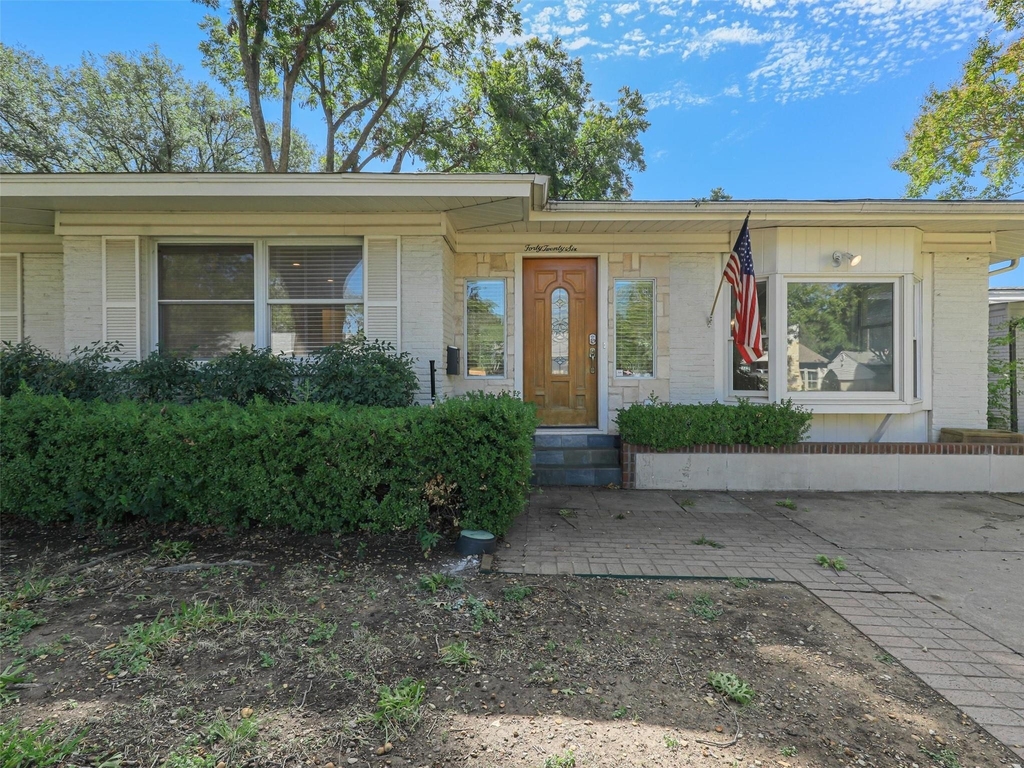 4026 Beechwood Lane - Photo 5