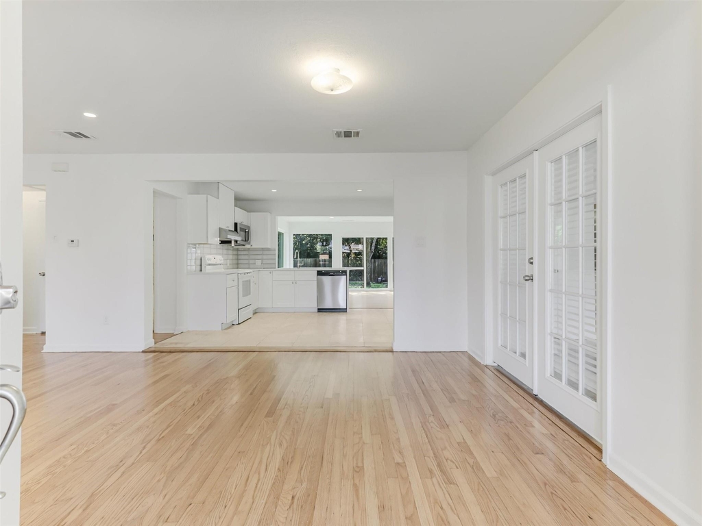 4026 Beechwood Lane - Photo 6