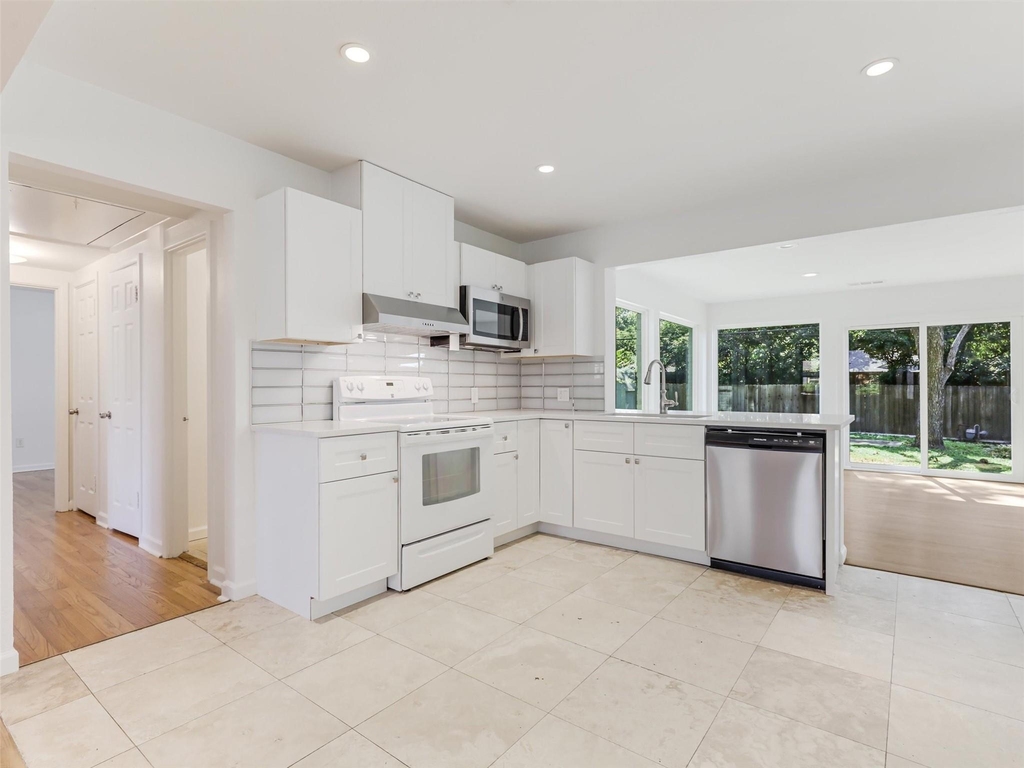 4026 Beechwood Lane - Photo 1