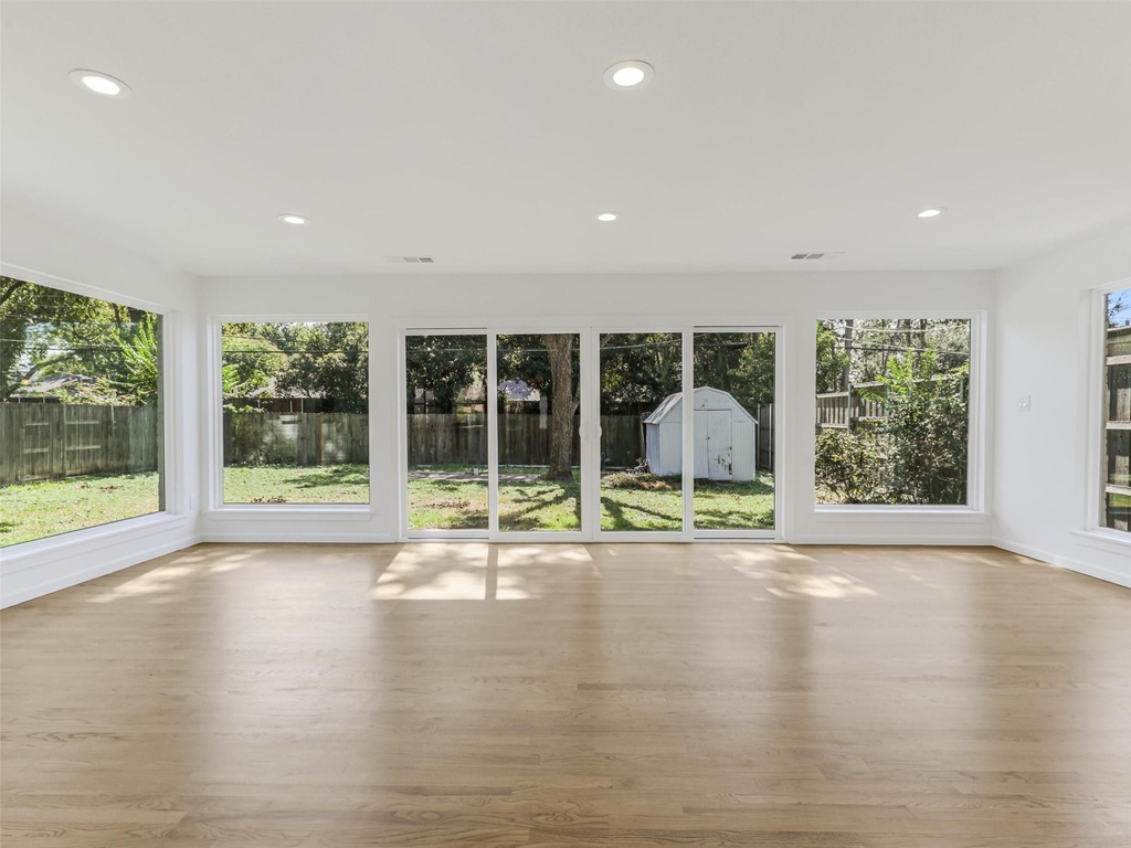 4026 Beechwood Lane - Photo 2