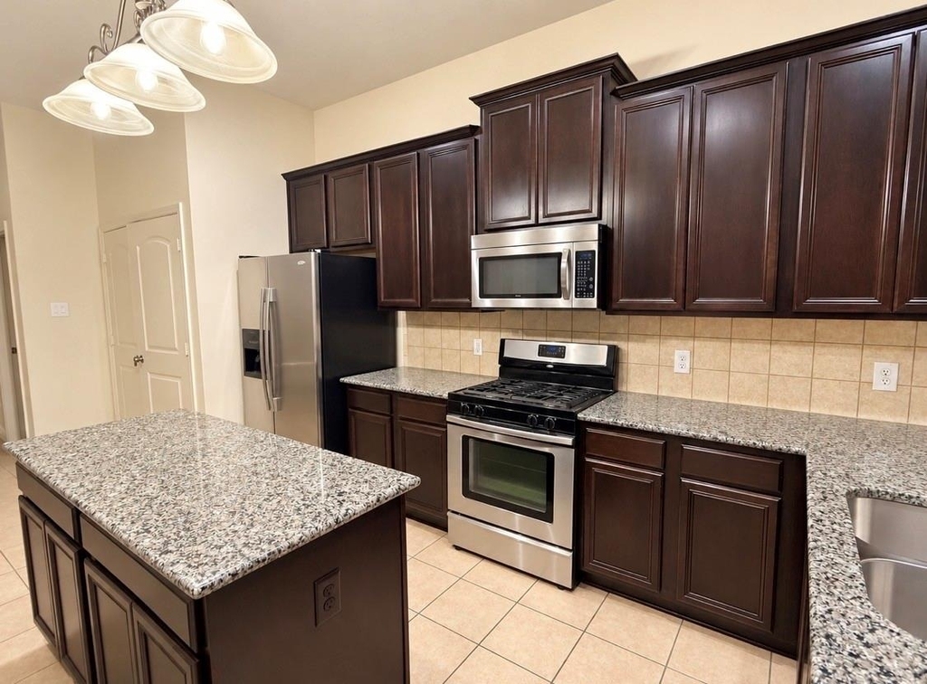 8616 Naomi Street - Photo 3