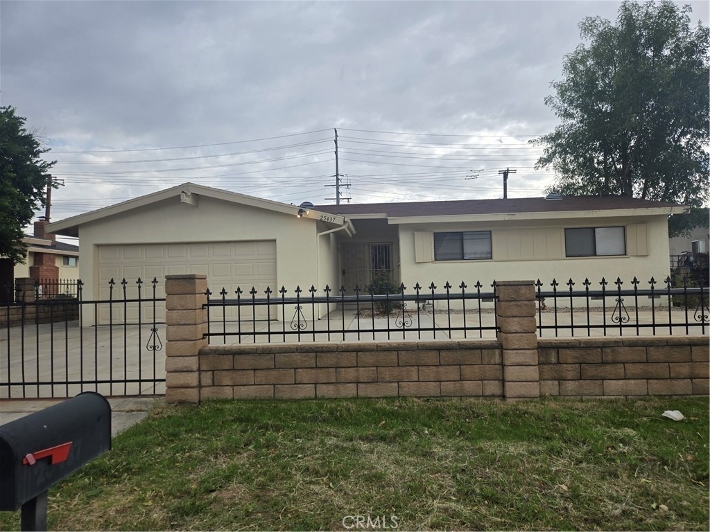 25437 Edgemont - Photo 2