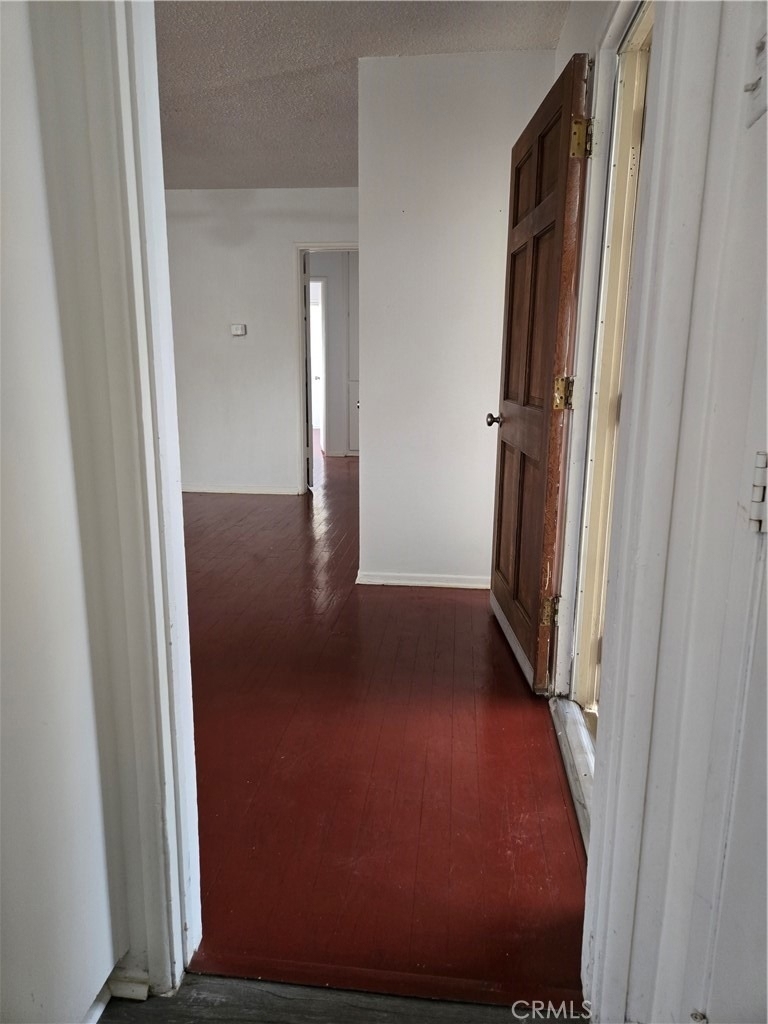 25437 Edgemont - Photo 19