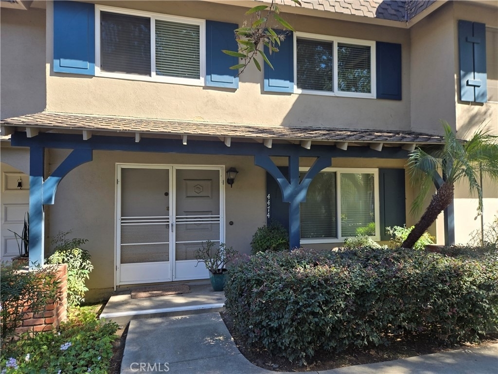4474 Larwin Avenue - Photo 0