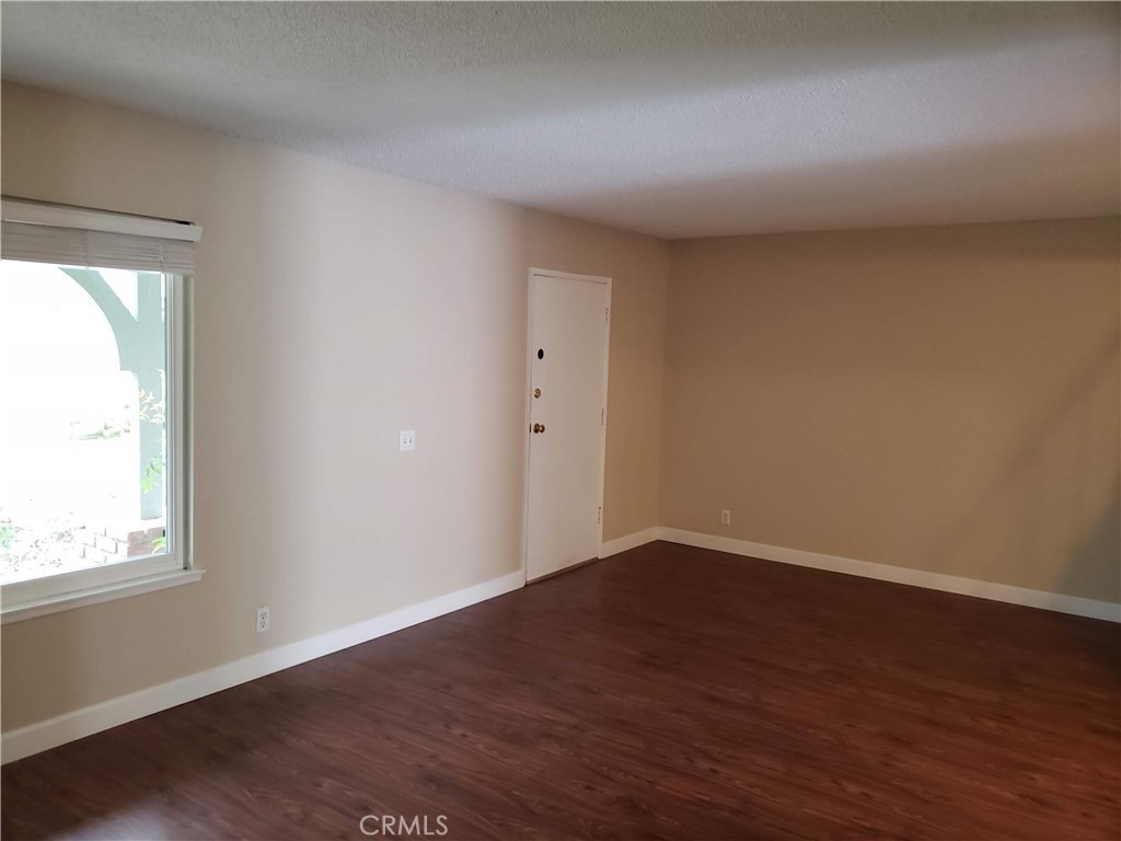 4474 Larwin Avenue - Photo 12