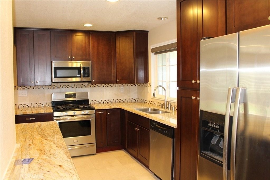 2601 Middlesex - Photo 8