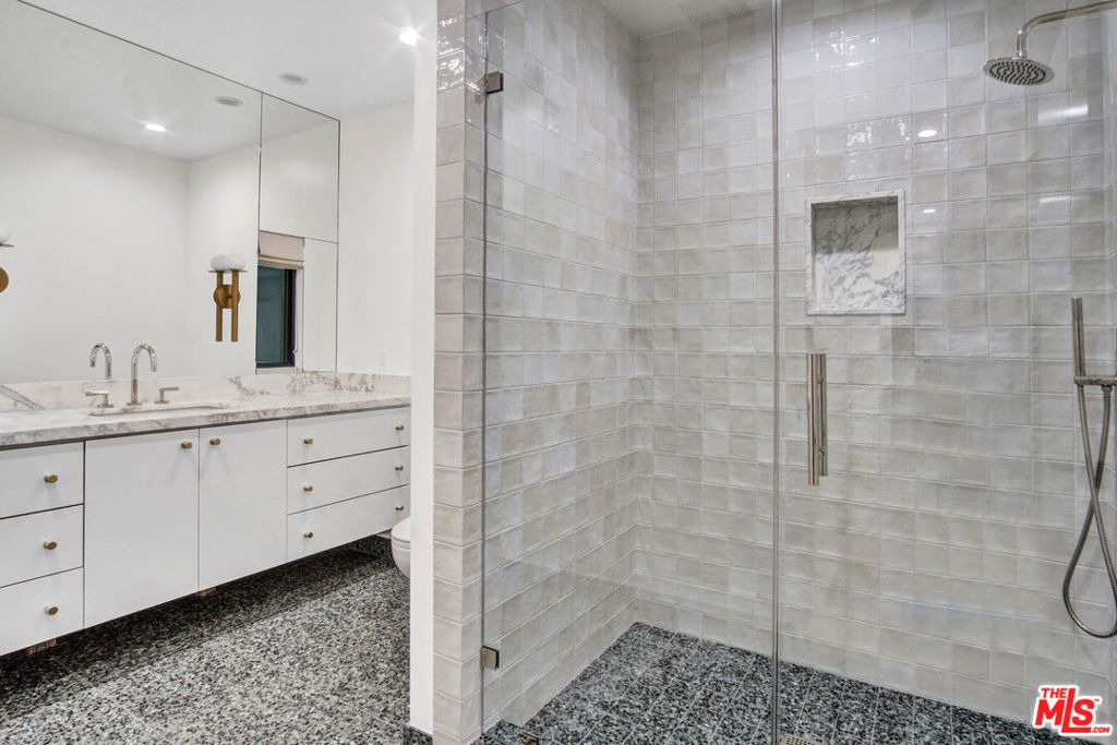 11339 Montana Avenue - Photo 13
