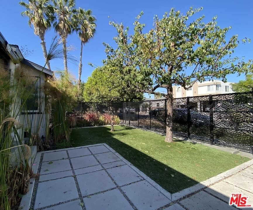 3713 Veteran Avenue - Photo 19