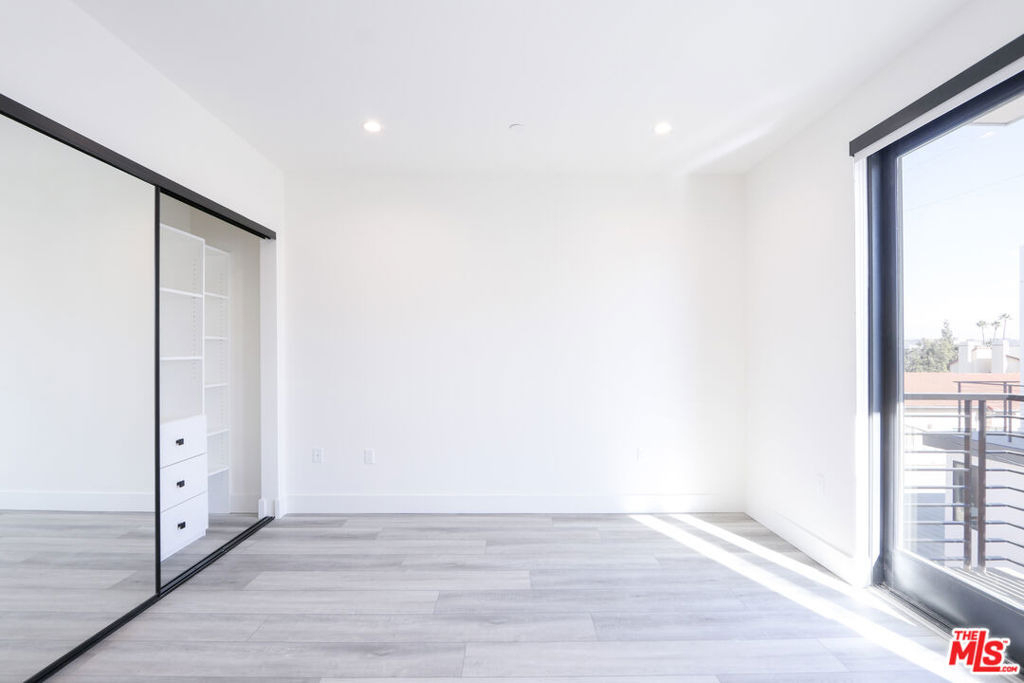 11800 Courtleigh Drive - Photo 10