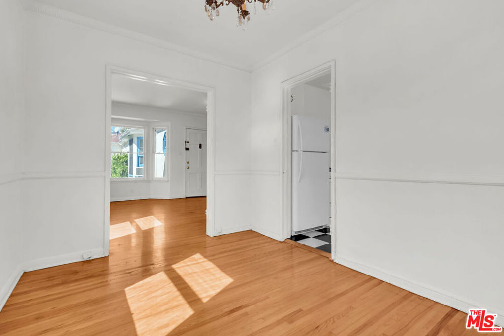 622 1/2 S Cloverdale Avenue - Photo 8