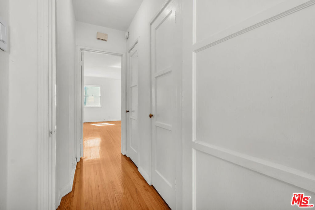622 1/2 S Cloverdale Avenue - Photo 16