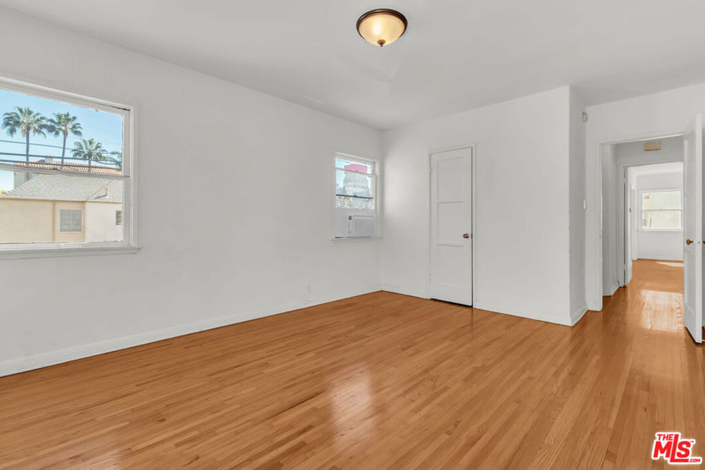 622 1/2 S Cloverdale Avenue - Photo 18