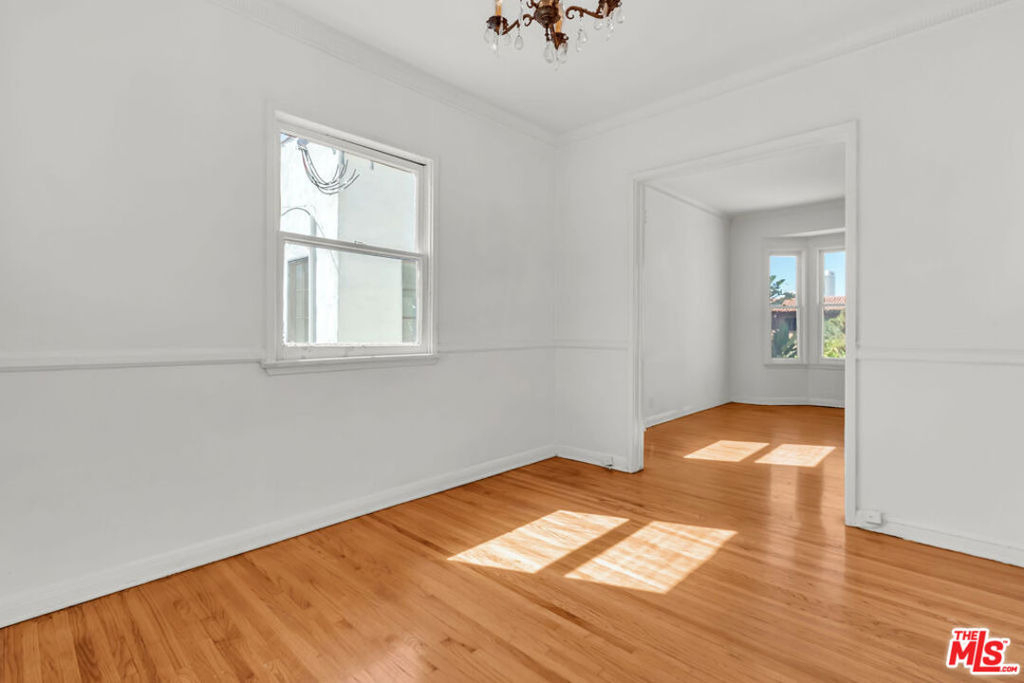 622 1/2 S Cloverdale Avenue - Photo 9
