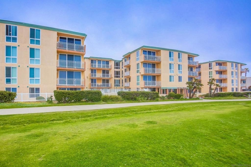 4627 Ocean Blvd - Photo 1