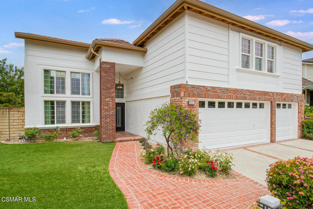 2111 Peak Place - Photo 0