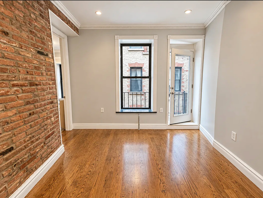 E 13th st & 3rd ave - Photo 2