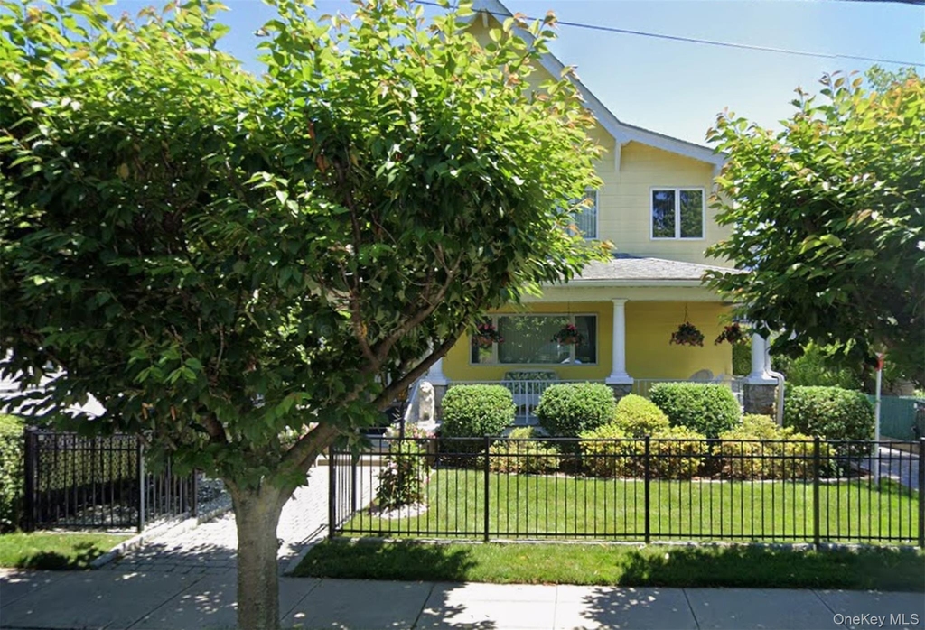 114 Fourth Avenue - Photo 0