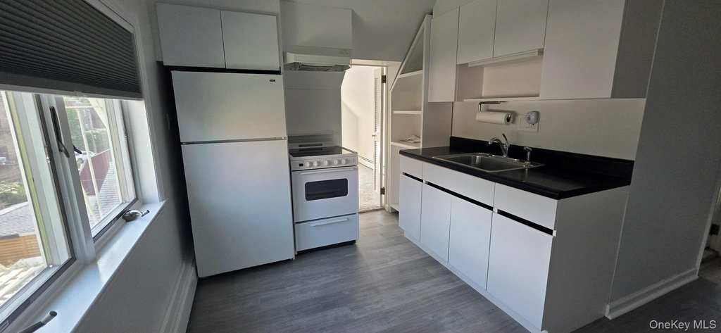 114 Fourth Avenue - Photo 1