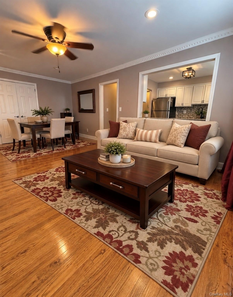 324 Post Avenue - Photo 3