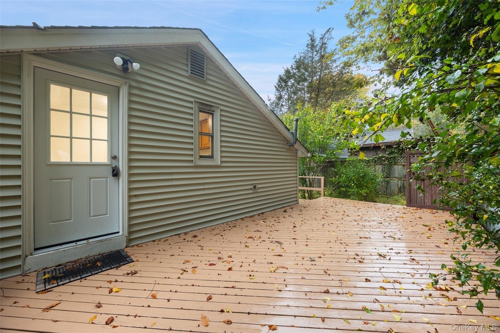 14 Lakeside Road - Photo 4