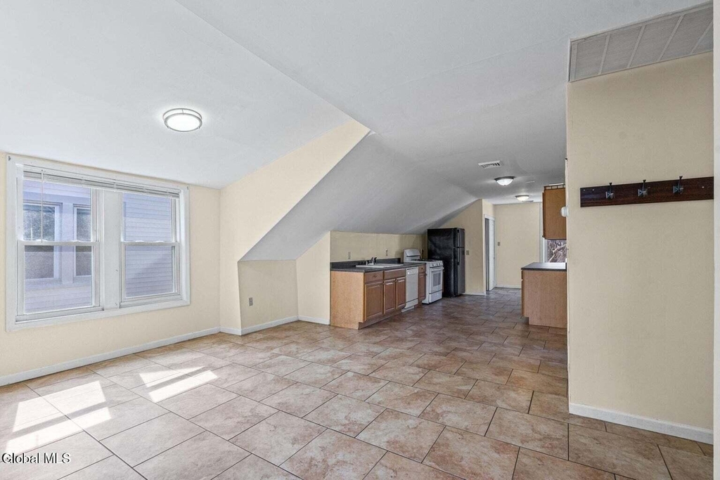 447 Ontario Street - Photo 4
