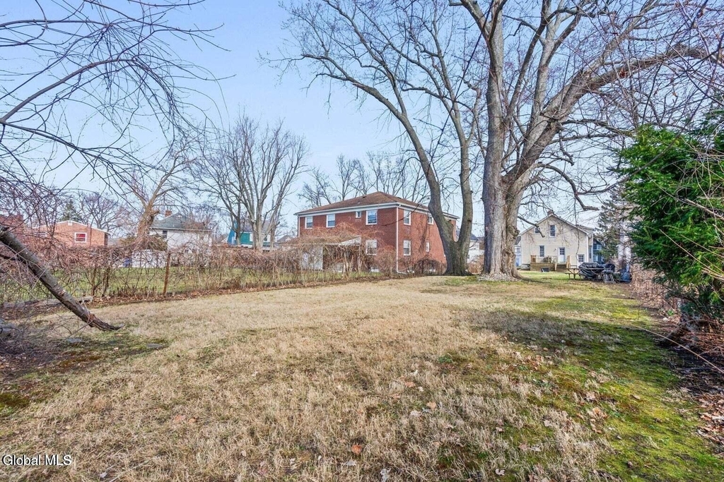 447 Ontario Street - Photo 8