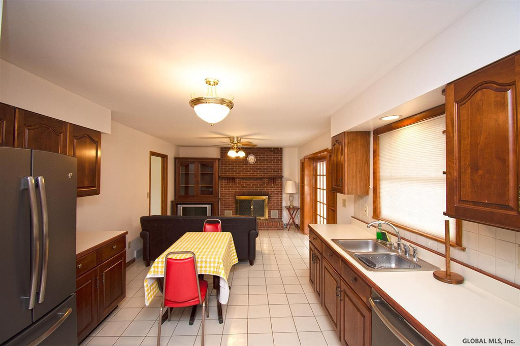 37 Carroll Avenue - Photo 11