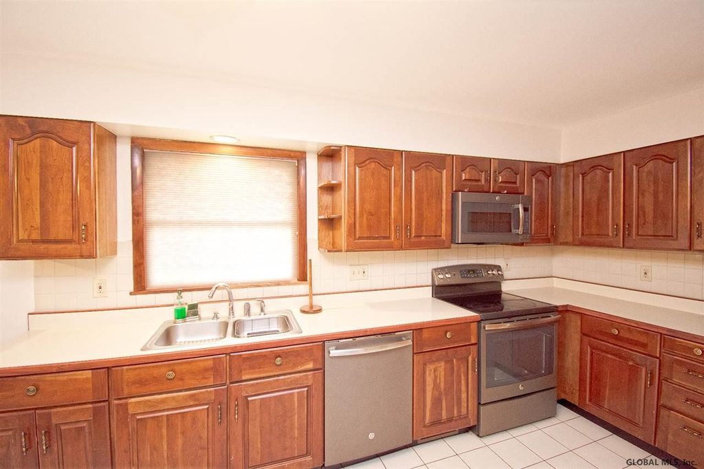 37 Carroll Avenue - Photo 10
