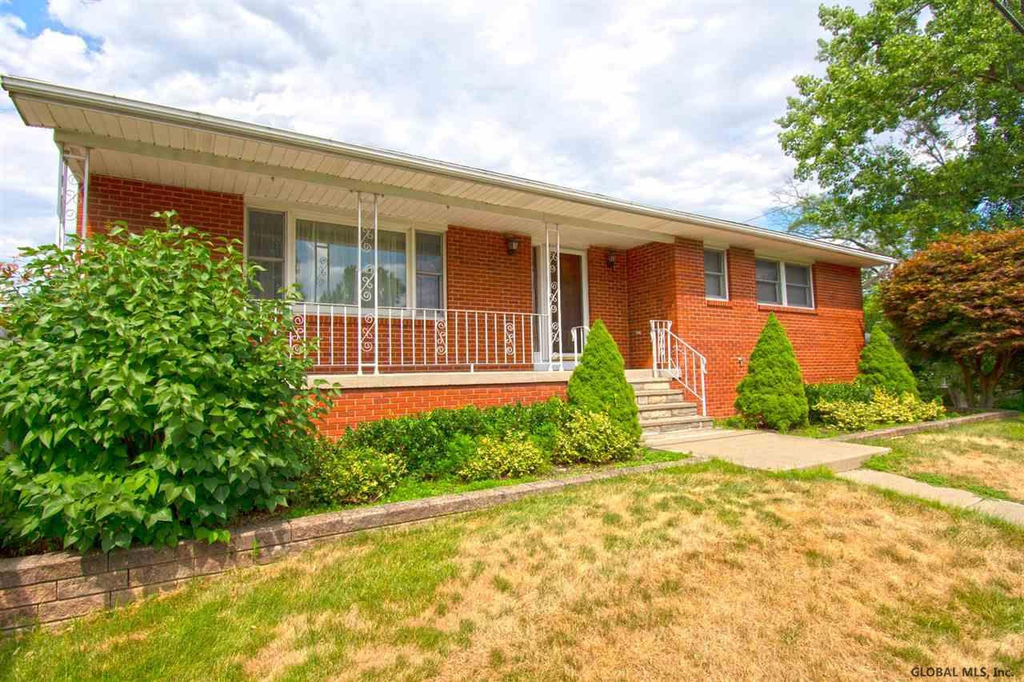37 Carroll Avenue - Photo 2