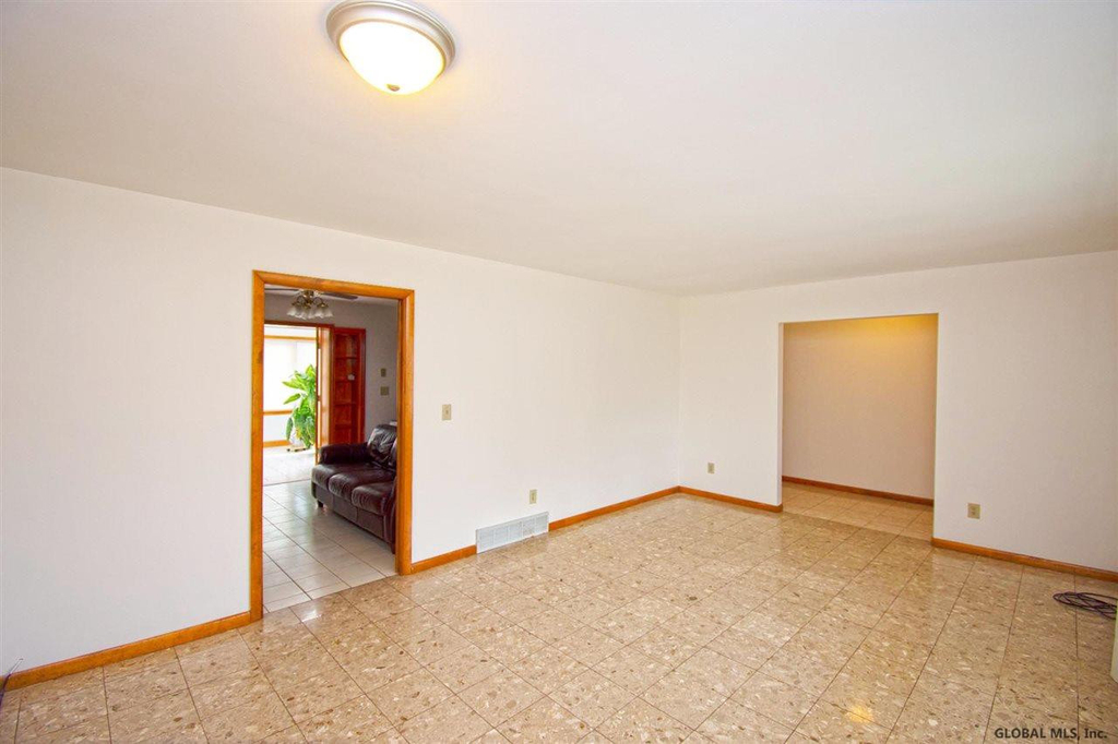 37 Carroll Avenue - Photo 9