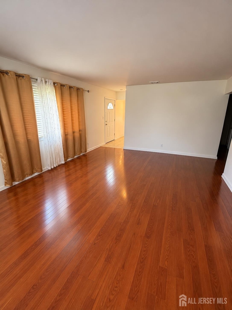 10 Comstock Road - Photo 1