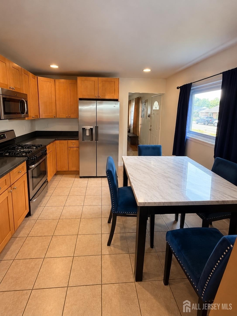 10 Comstock Road - Photo 2